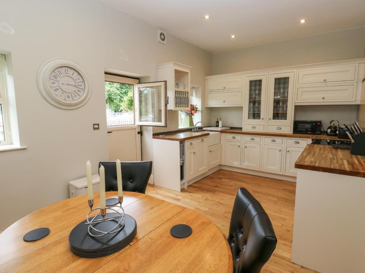 Villa The Moorings Wakefield Esterno foto