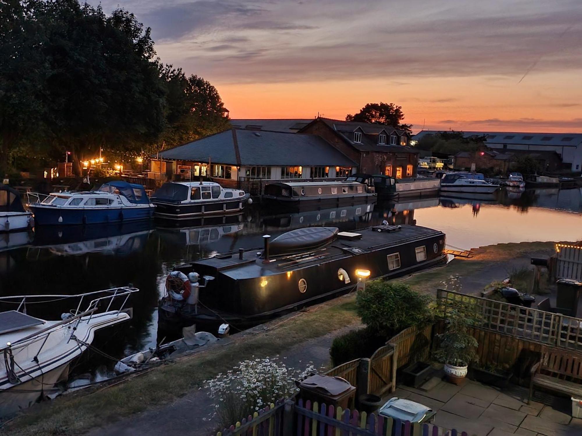 Villa The Moorings Wakefield Esterno foto